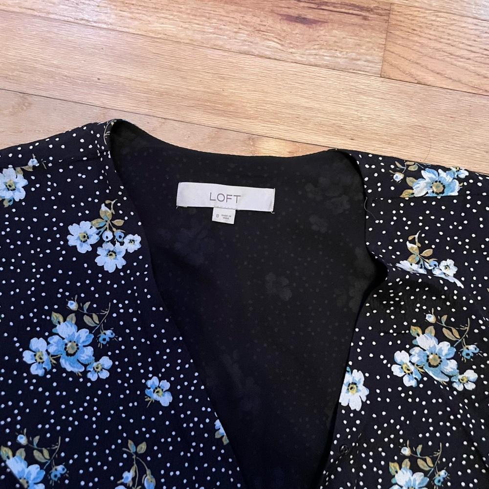 Ann Taylor Loft floral wrap around tie dress size 8- EUC - Picture 2 of 3